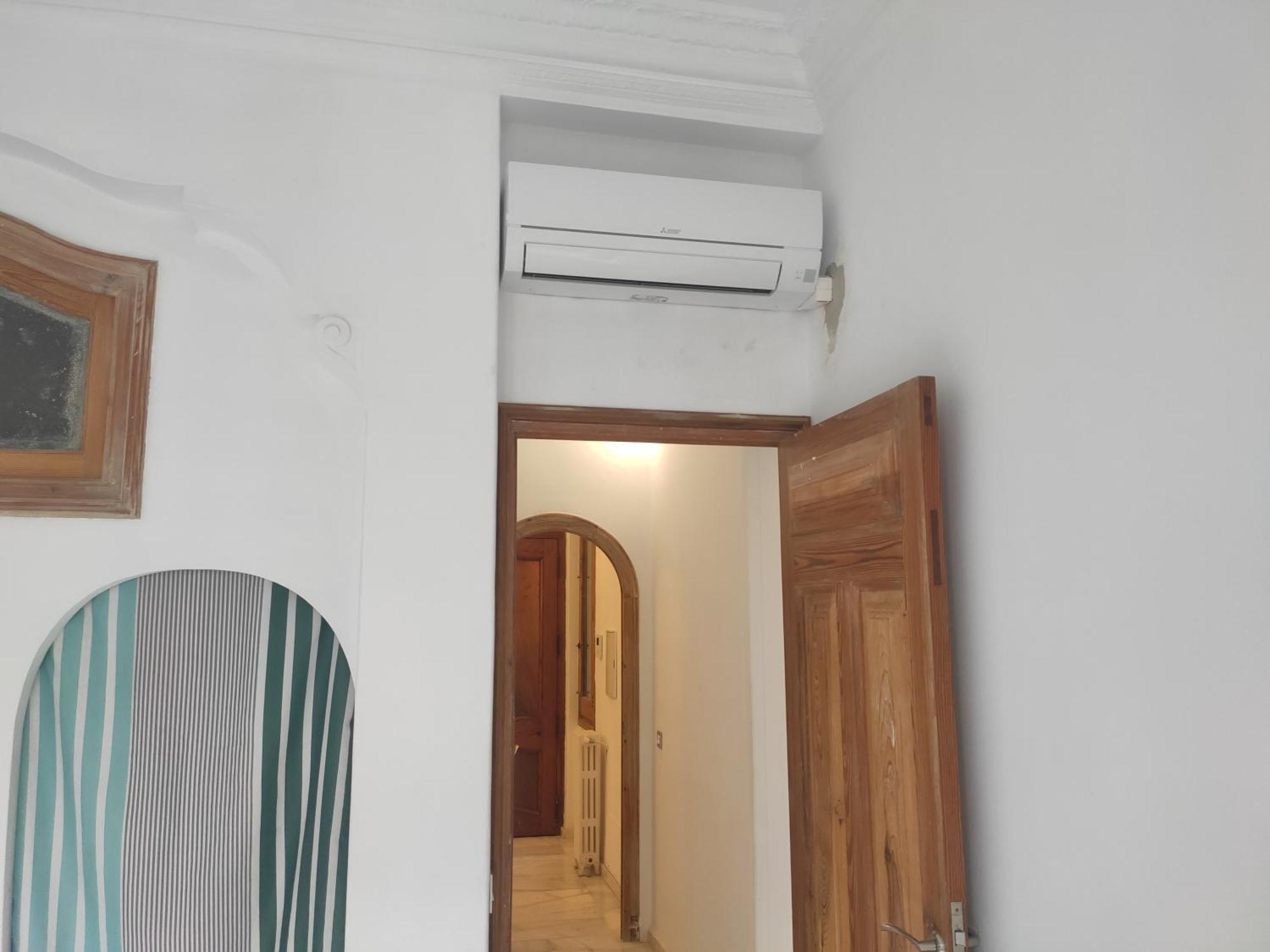 Entre La Estacion Y El Ayuntamiento Apartment Valencia Bagian luar foto